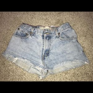 High waisted Levi shorts